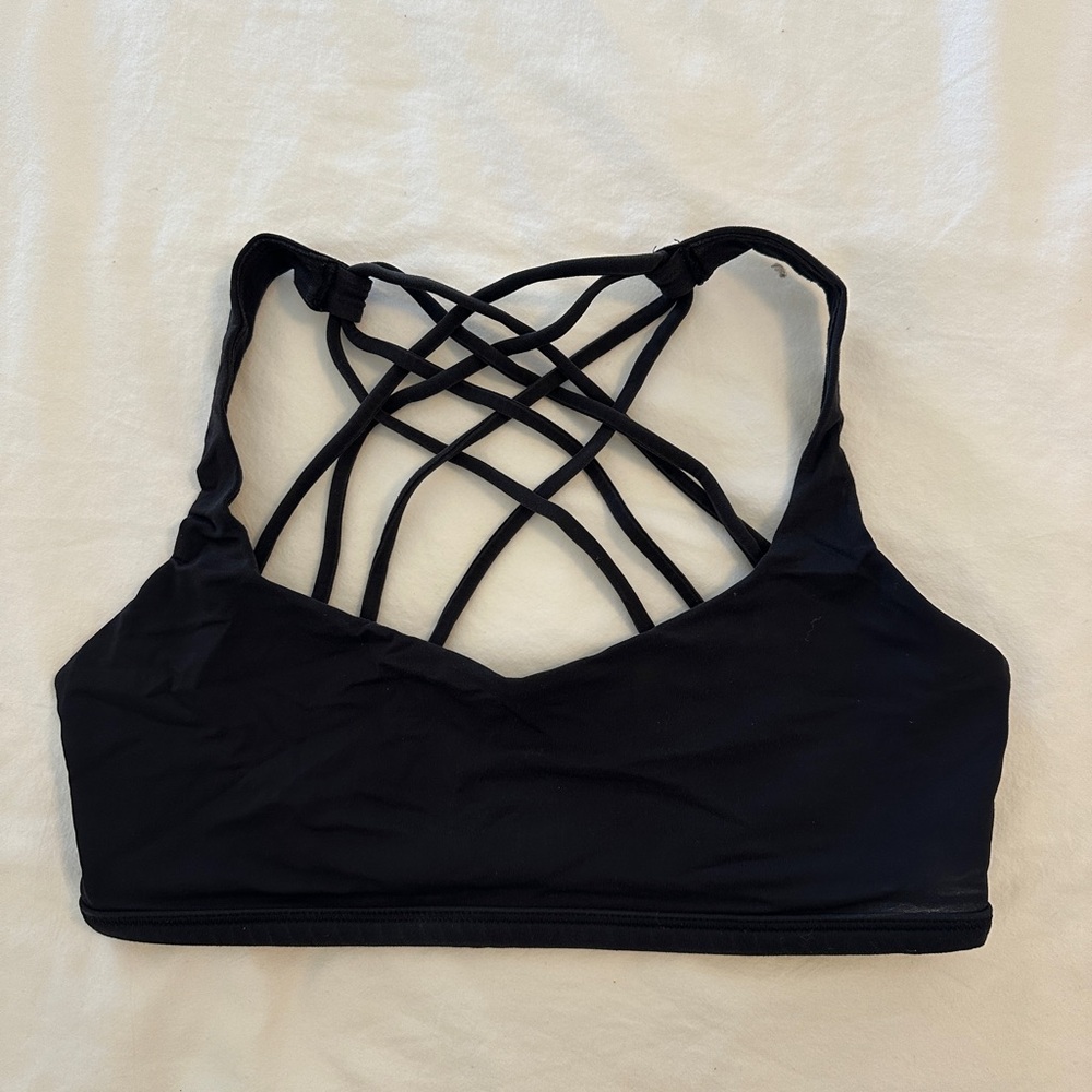 Black Lululemon sports bra